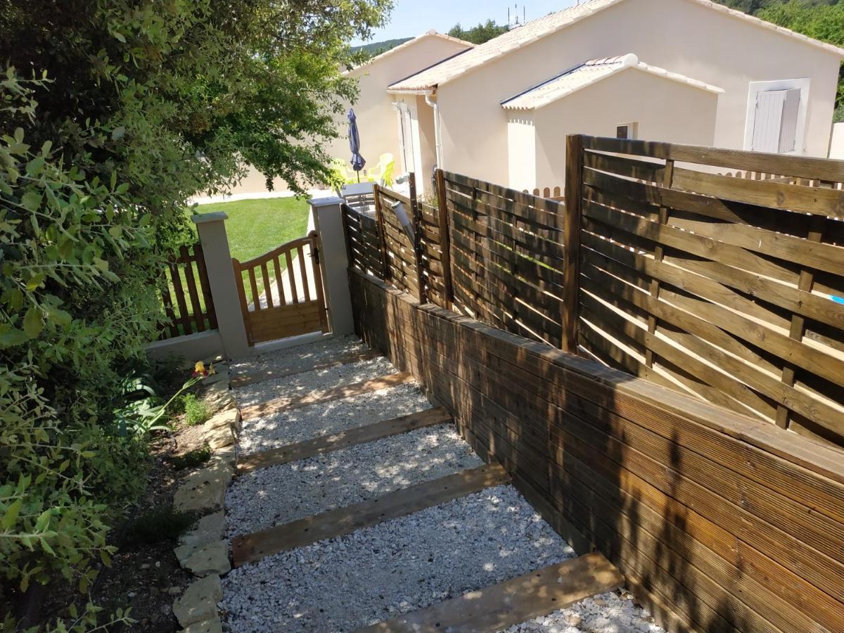Les Lauzes De Saint Michel Holiday home Entrechaux